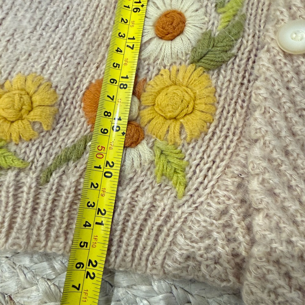 Vintage wool embroidered floral cardigan sweater small - Picture 8 of 10